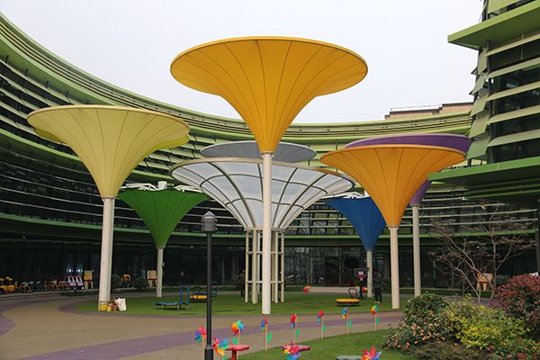 杭州未来科技城第一小学、幼儿园景观伞.JPG